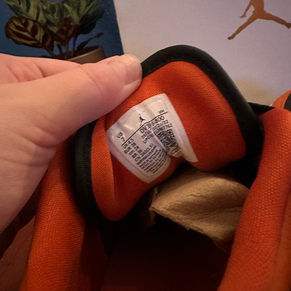 Air Jordan 1 Low - Picture 4 of 5